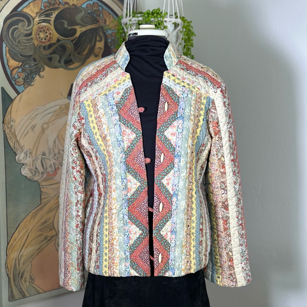 Women’s Hand Made Quilted Button Down Floral Print Jacket - Picture 6 of 7